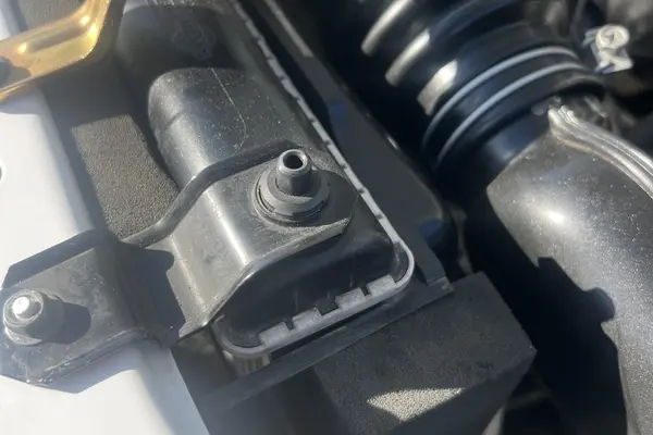 نیسان، پیکاپ دو کابین