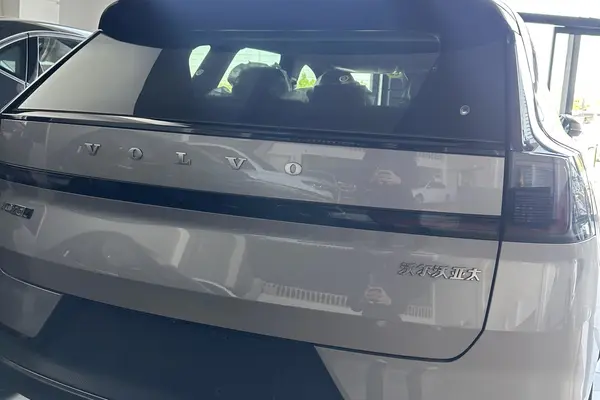 ولوو  XC70