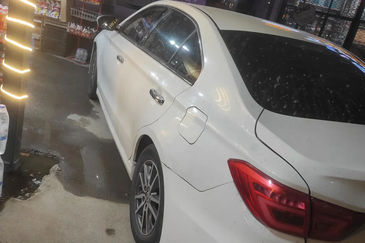 لیفان،  820