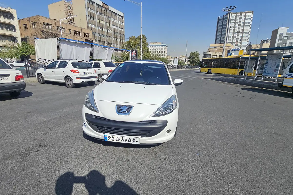 پژو،  207