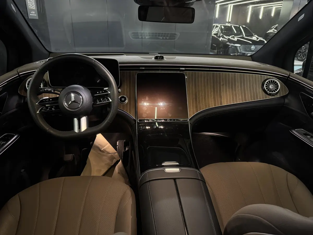 بنز،  EQE SUV