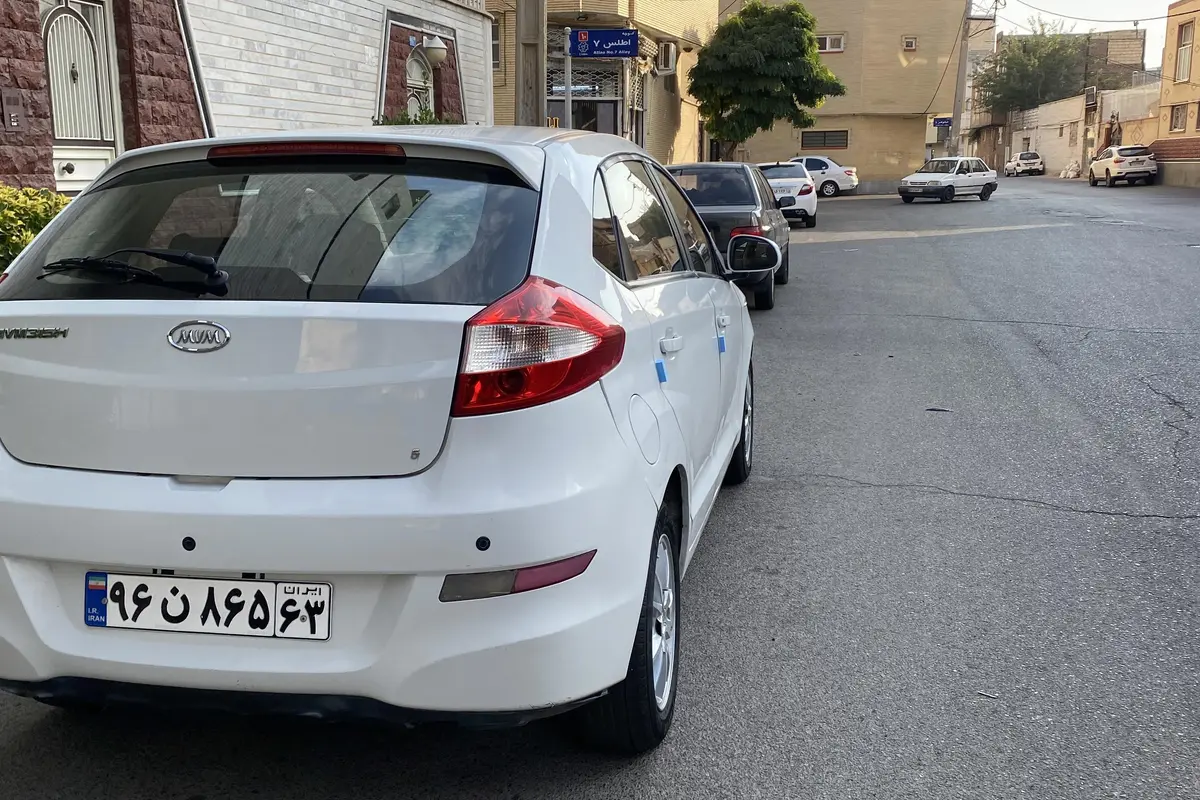 ام وی ام،  315هاچ بک