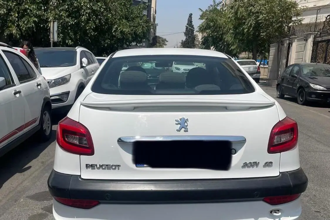 پژو،  207 صندوقدار