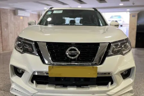 نیسان، ترا