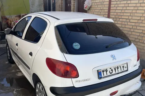 پژو، 206