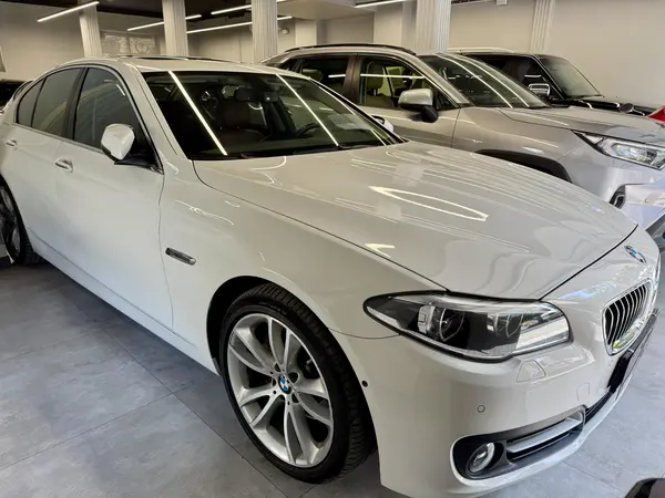 ب ام و، سری 5 سدان