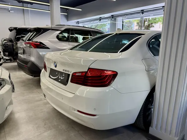 ب ام و، سری 5 سدان