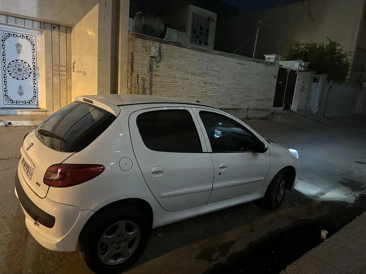 پژو،  207