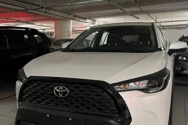 تویوتا، کرولا کراس هیبرید