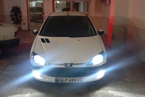 پژو، 206