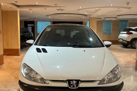 پژو، 206