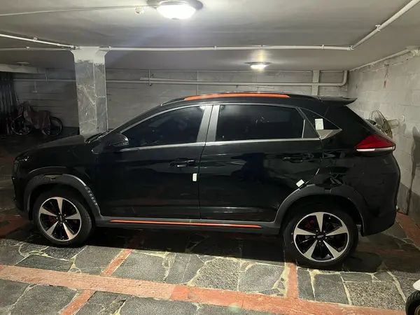 ام وی ام، X33 کراس