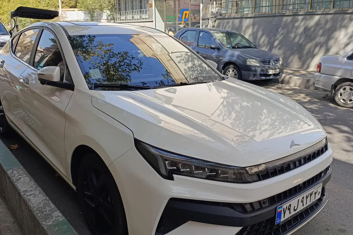 کی ام سی،  J7