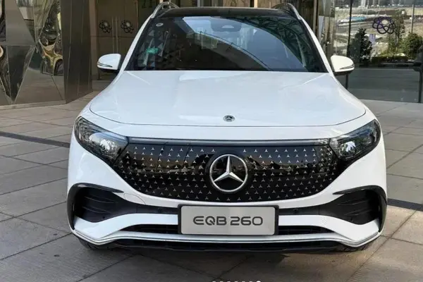 بنز، کلاس EQB