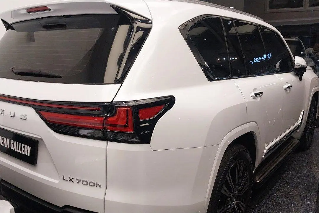لکسوس،  LX