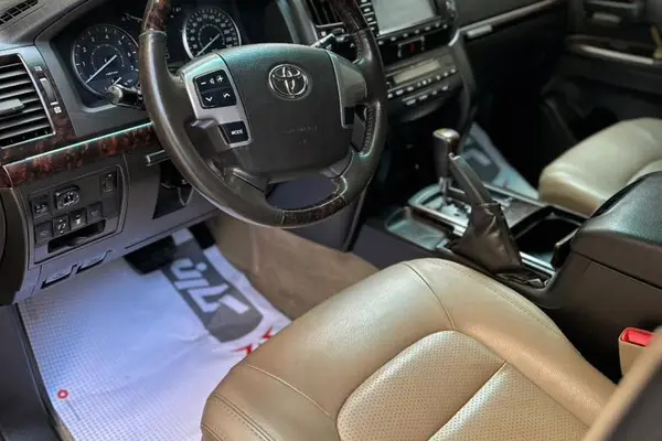 تویوتا، لندکروز چهار در