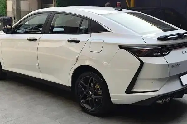 لاماری، اکو