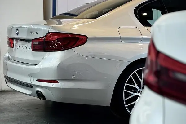 ب ام و، سری 5 سدان