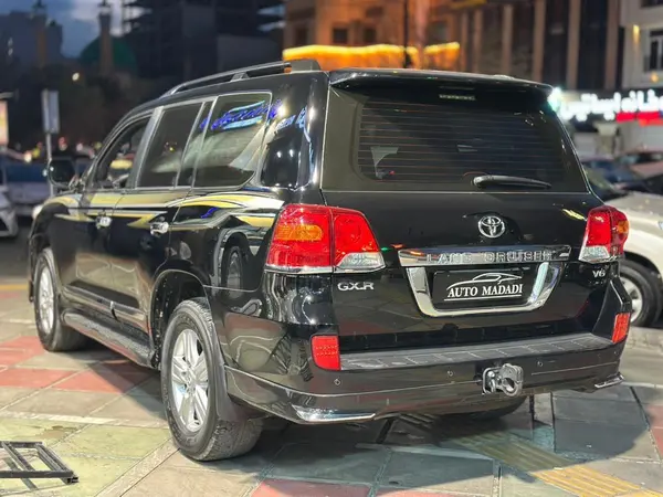 تویوتا، لندکروز چهار در