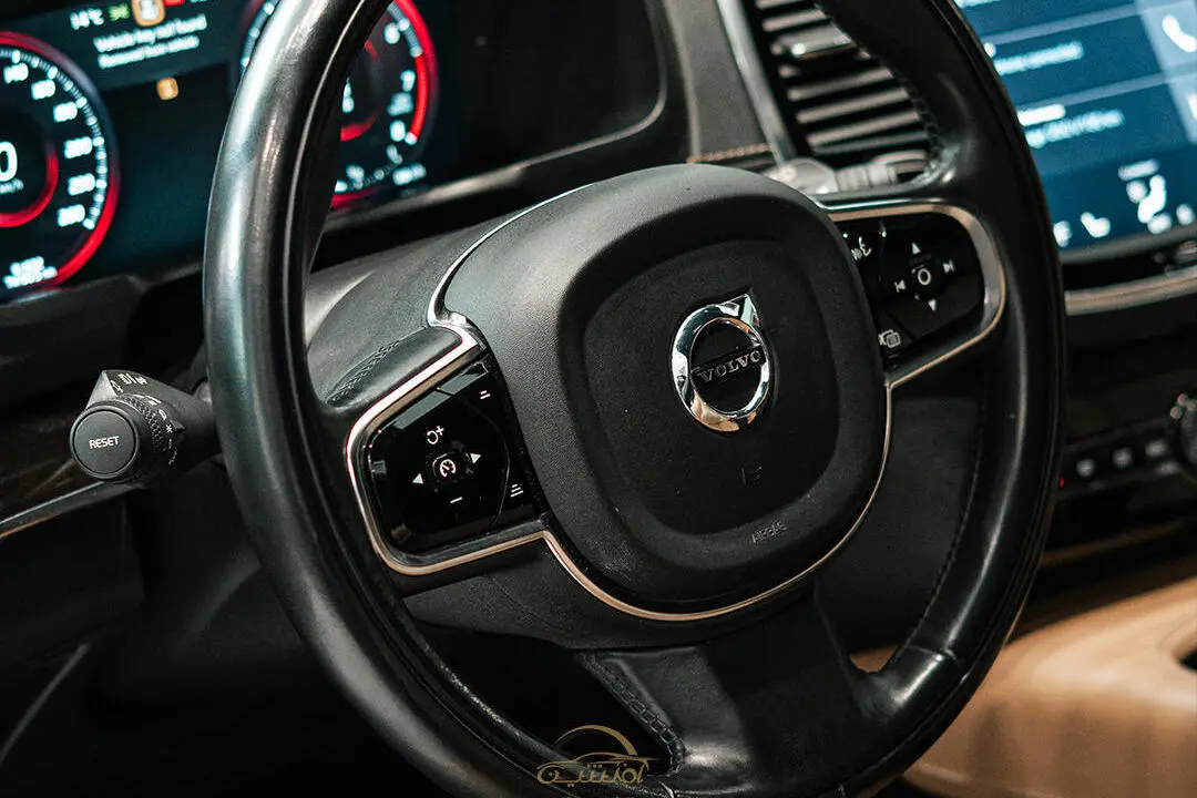 ولوو  XC90