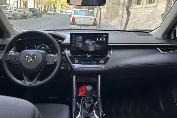 تویوتا، کرولا کراس هیبرید