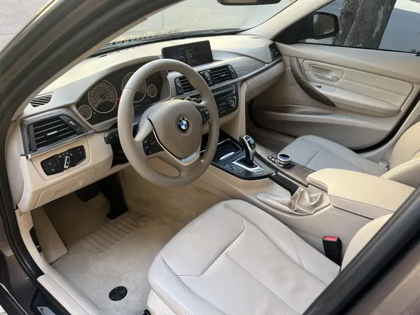 ب ام و، سری 3 سدان