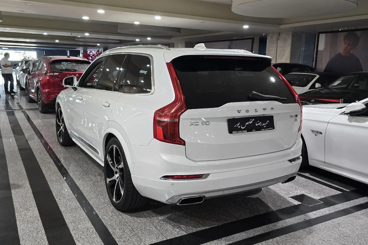 ولوو،  XC90