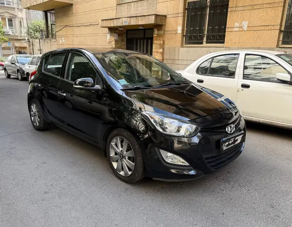 هیوندای  i20