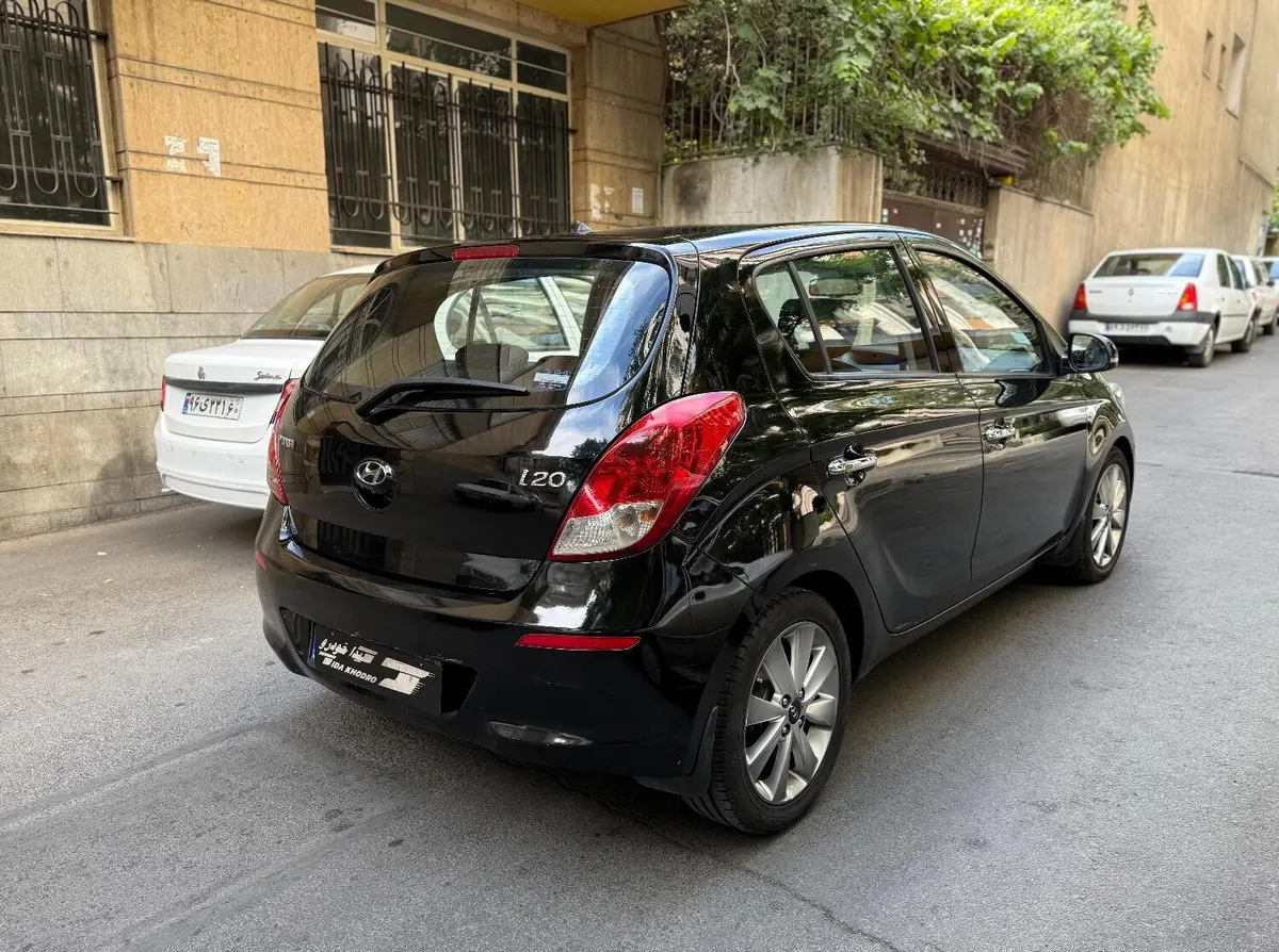 هیوندای،  i20