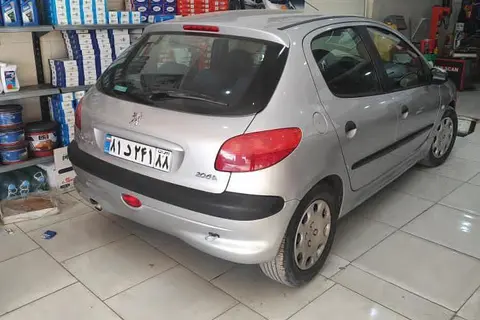 پژو، 206