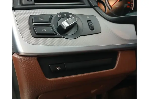 ب ام و، سری 5 سدان