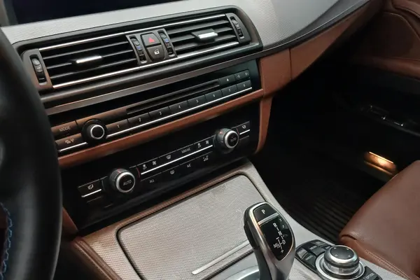 ب ام و، سری 5 سدان