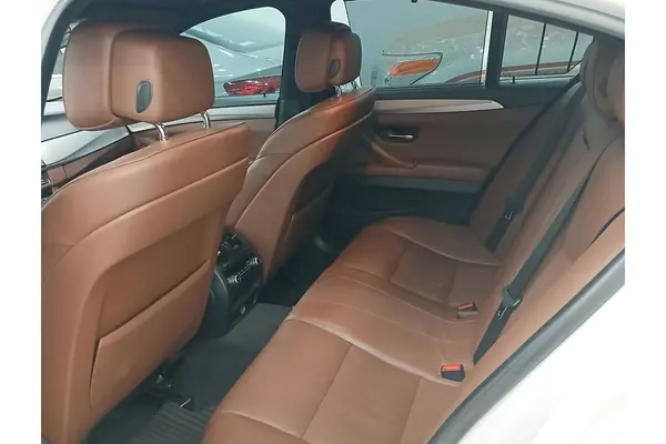 ب ام و، سری 5 سدان