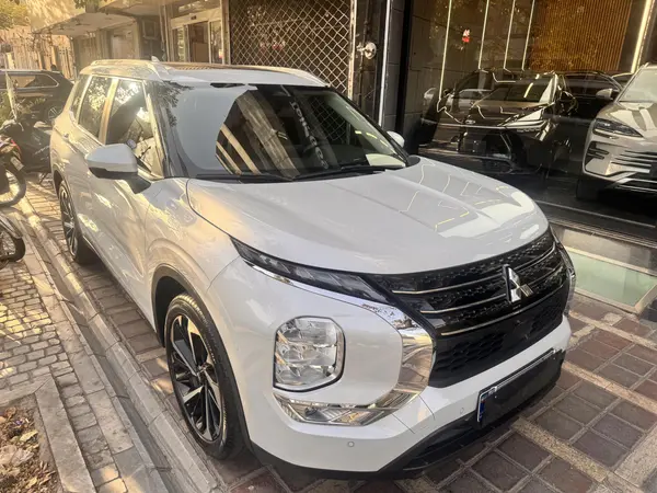 میتسوبیشی، اوتلندر