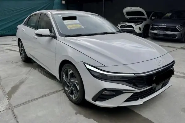 هیوندای، النترا