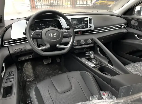 هیوندای، النترا