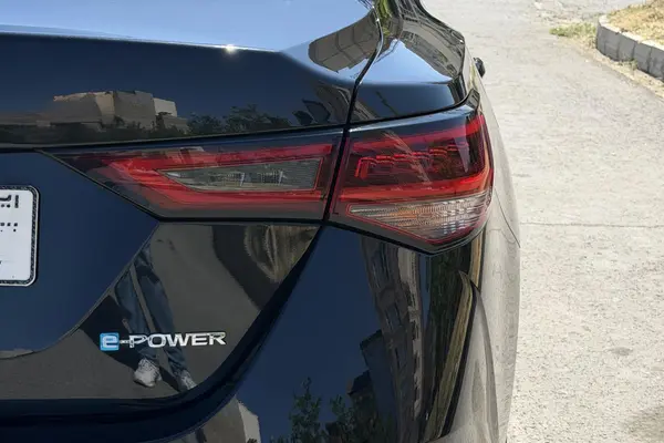 نیسان  سیلفی e-POWER
