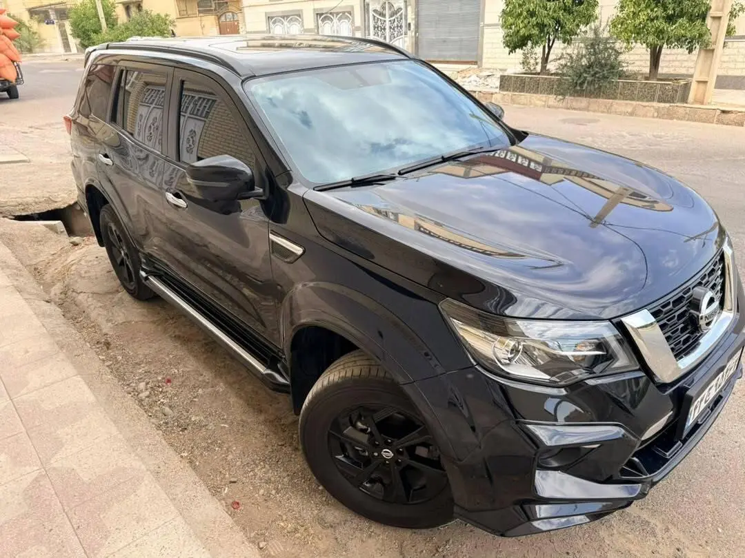 نیسان،  ترا