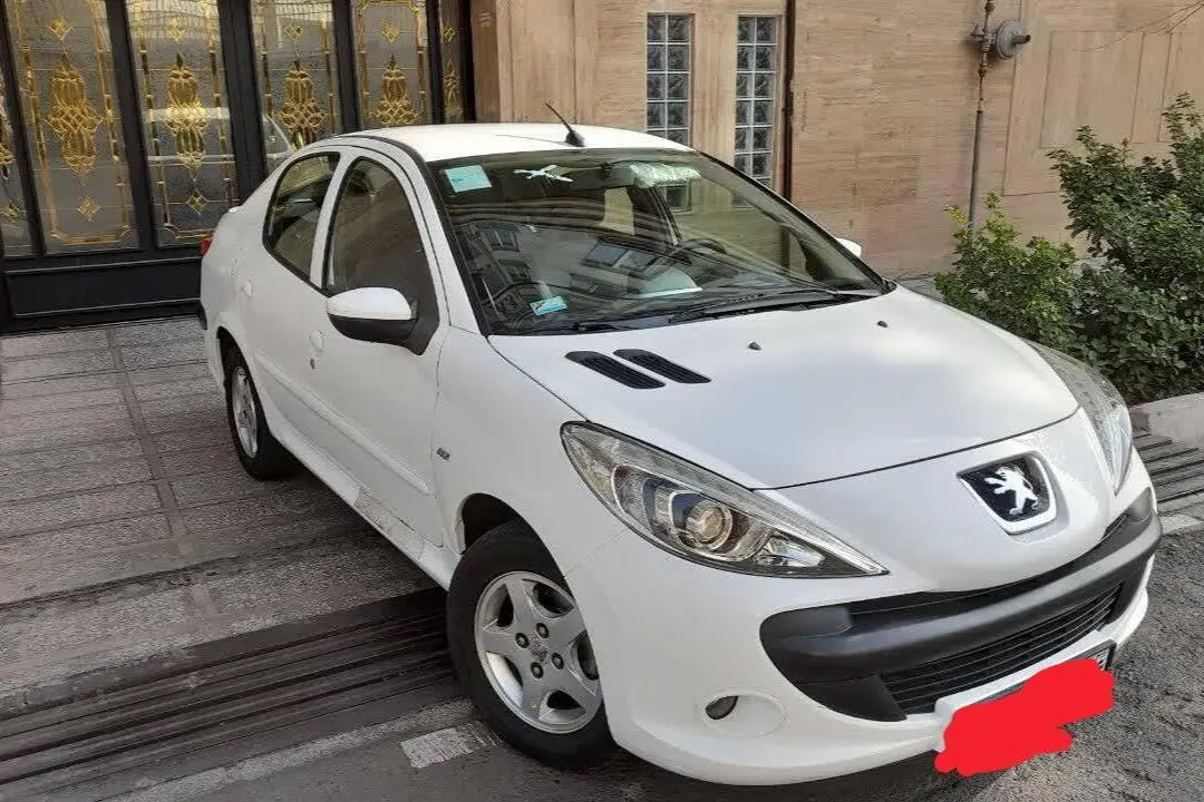 پژو،  207 صندوقدار