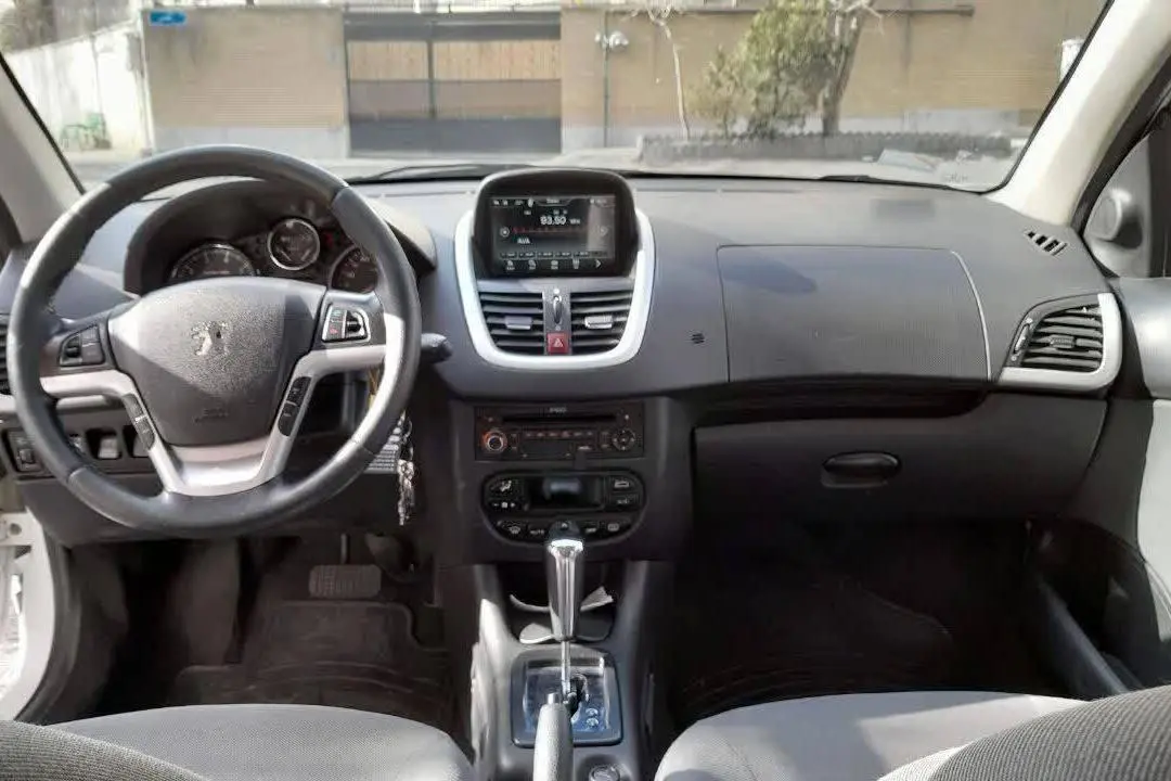 پژو،  207 صندوقدار