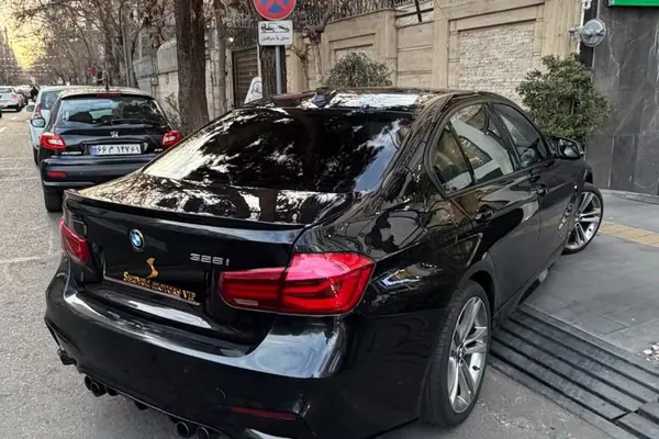 ب ام و، سری 3 سدان