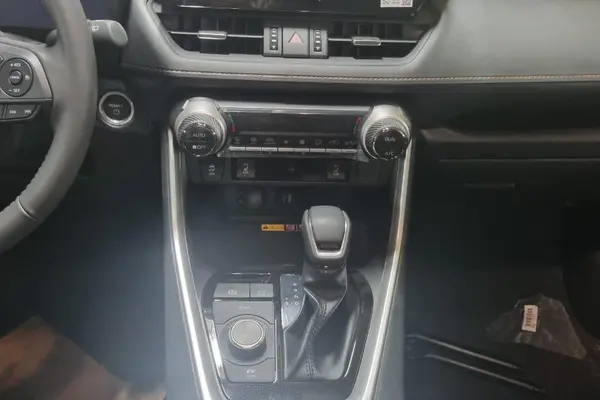 تویوتا، راوفور هیبرید