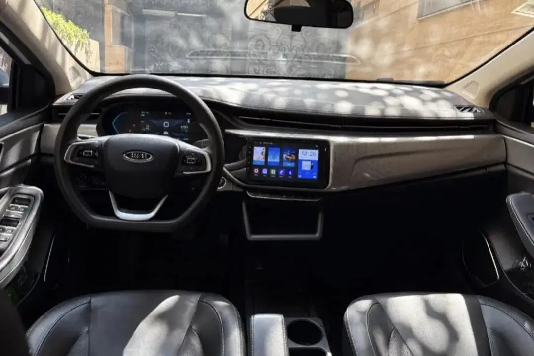 ام وی ام،  آریزو 5ev