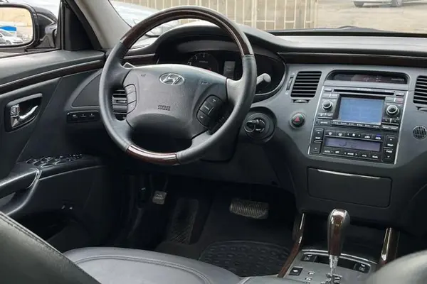 هیوندای، آزرا (گرنجور)