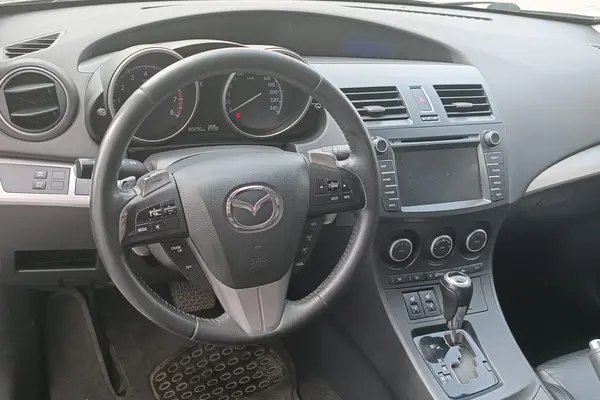 مزدا  3 نیو صندوق دار