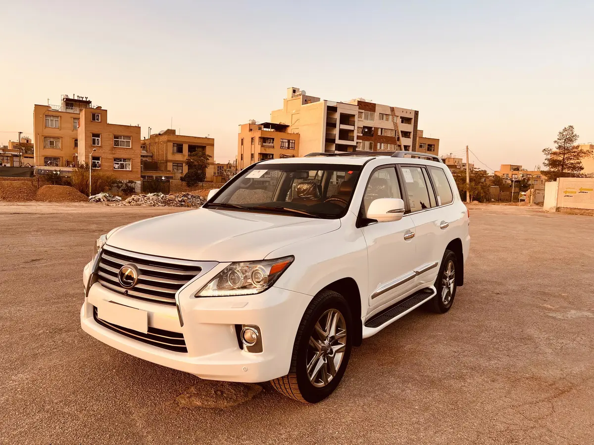 لکسوس،  LX