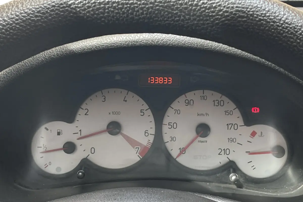 پژو،  206