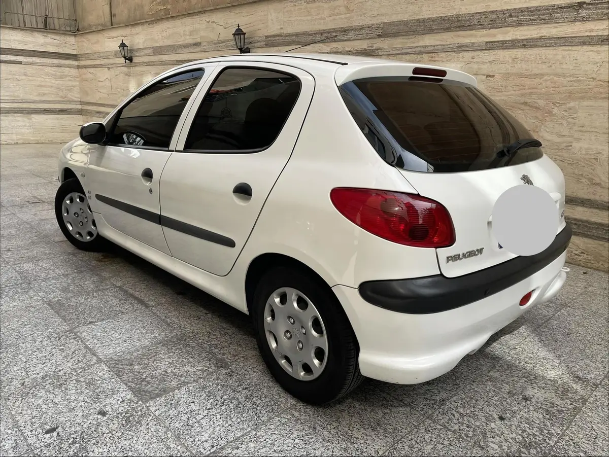 پژو،  206
