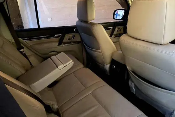 میتسوبیشی، پاجرو چهار در