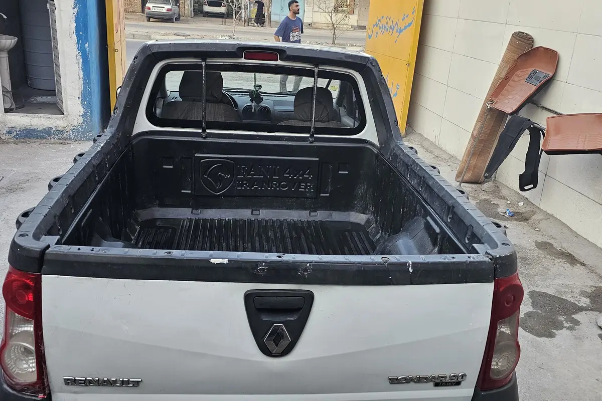 رنو،  تندر 90